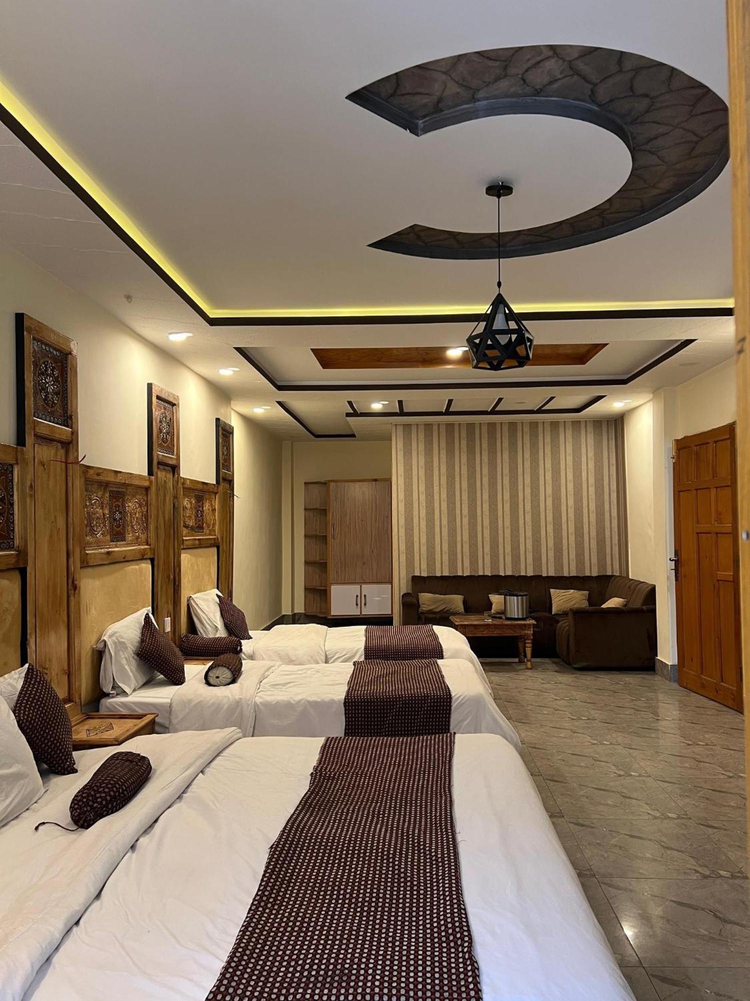 Hotel Birmingham Palace Kalam By Khan Familia Dış mekan fotoğraf